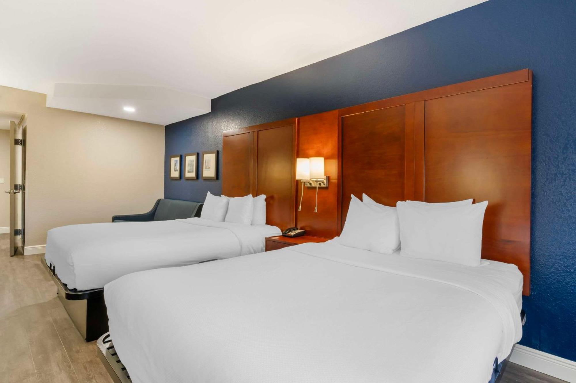 Comfort Suites West Jacksonville Exterior photo