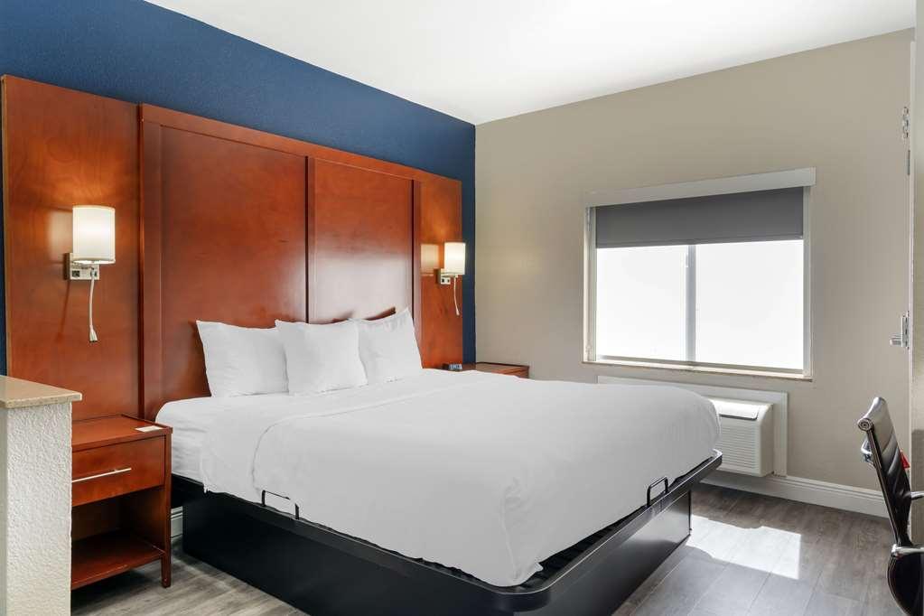 Comfort Suites West Jacksonville Room photo